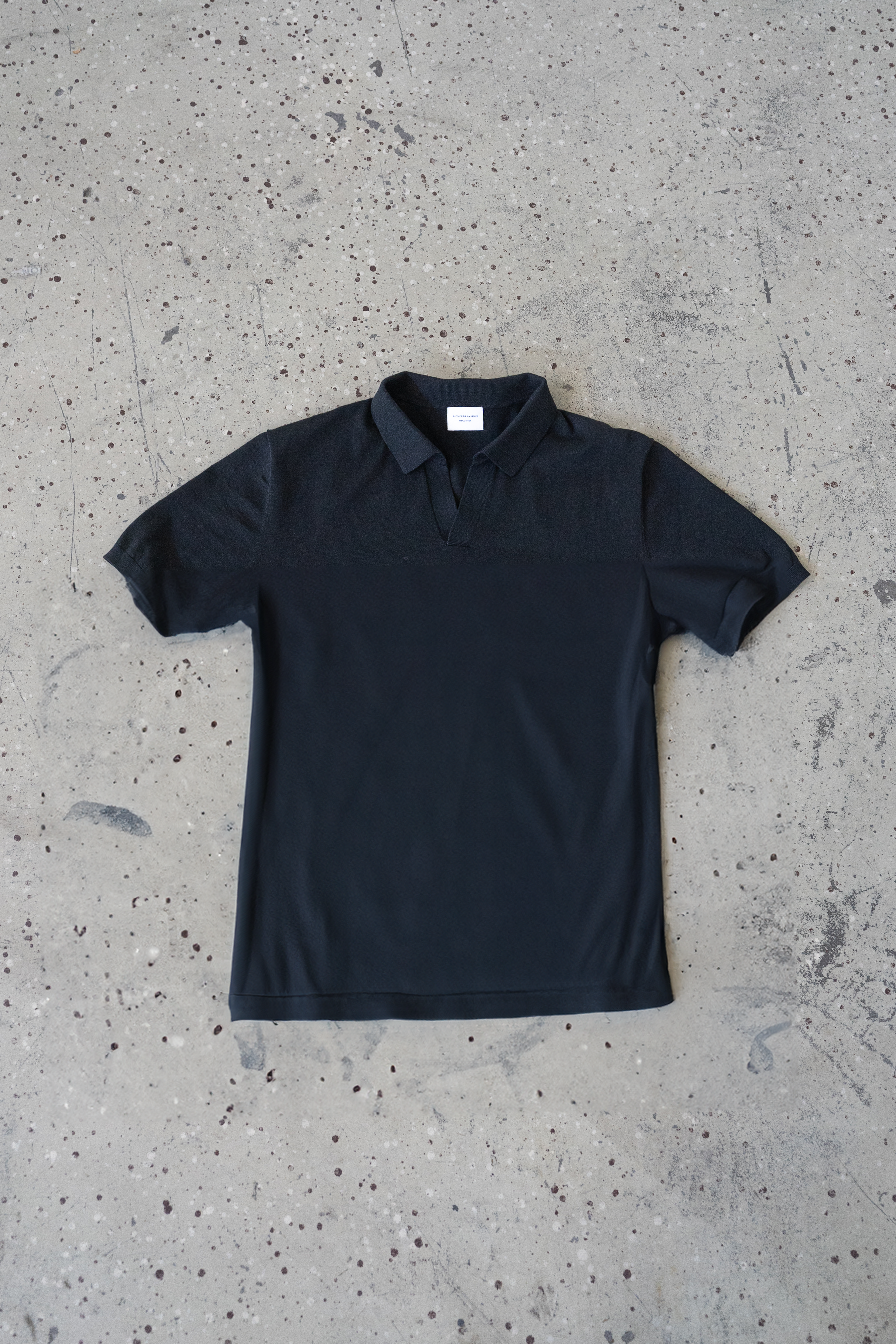 100% cotton pique shirt by Donce de la Sense, designed for ultimate comfort with breathable fabric.