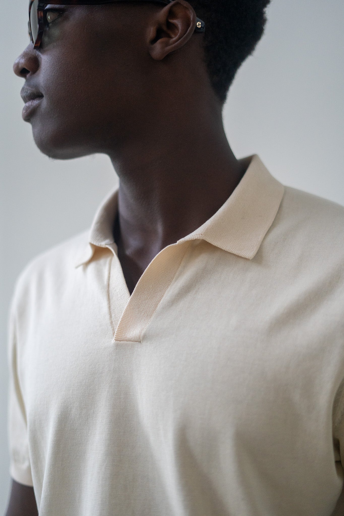 Donce de la Sense 100% cotton pique short-sleeved shirt, offering breathability and comfort for warmer months.