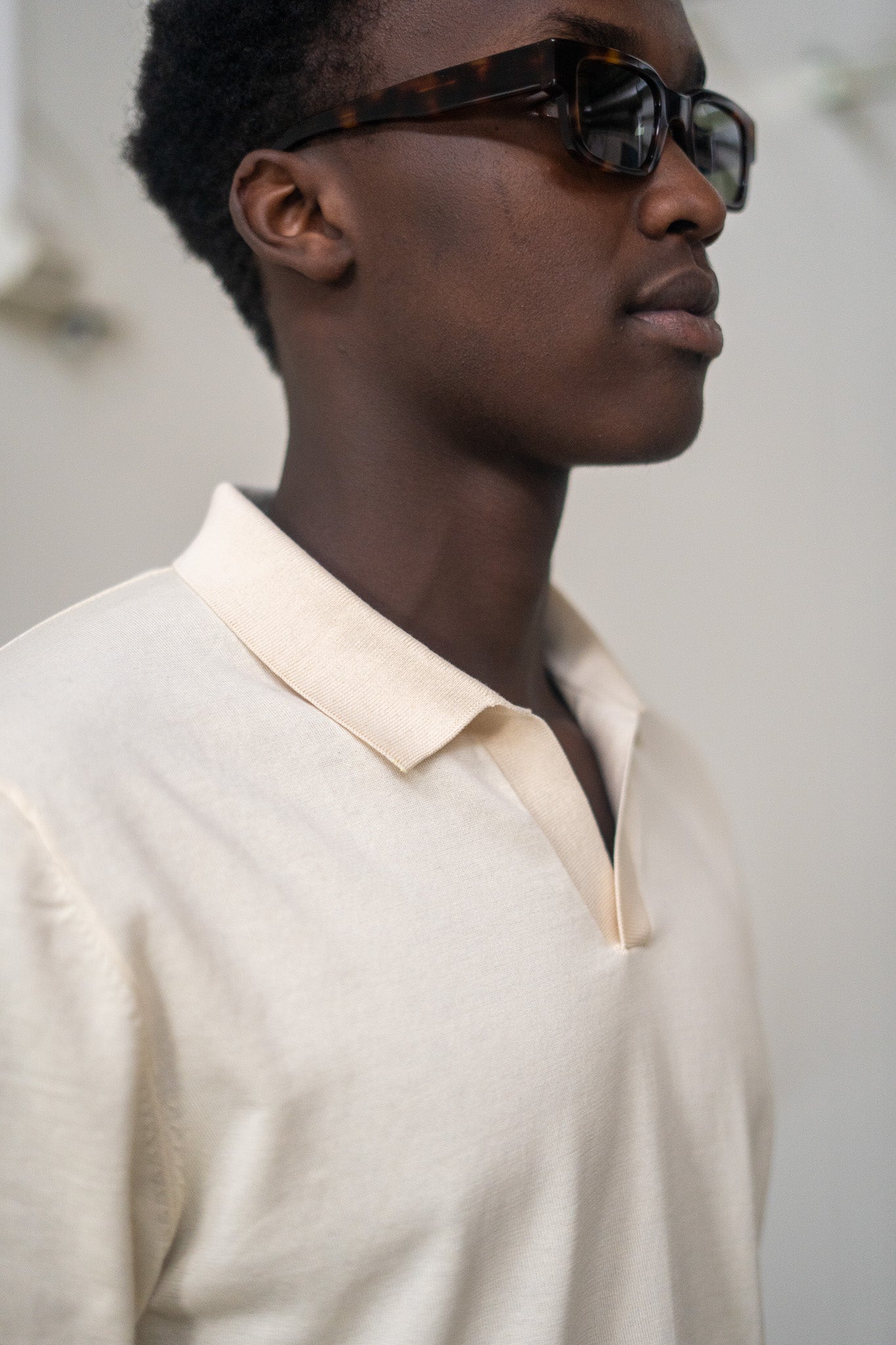 Donce de la Sense classic pique shirt, made from 100% cotton for a soft, breathable feel, perfect for casual outings or events.