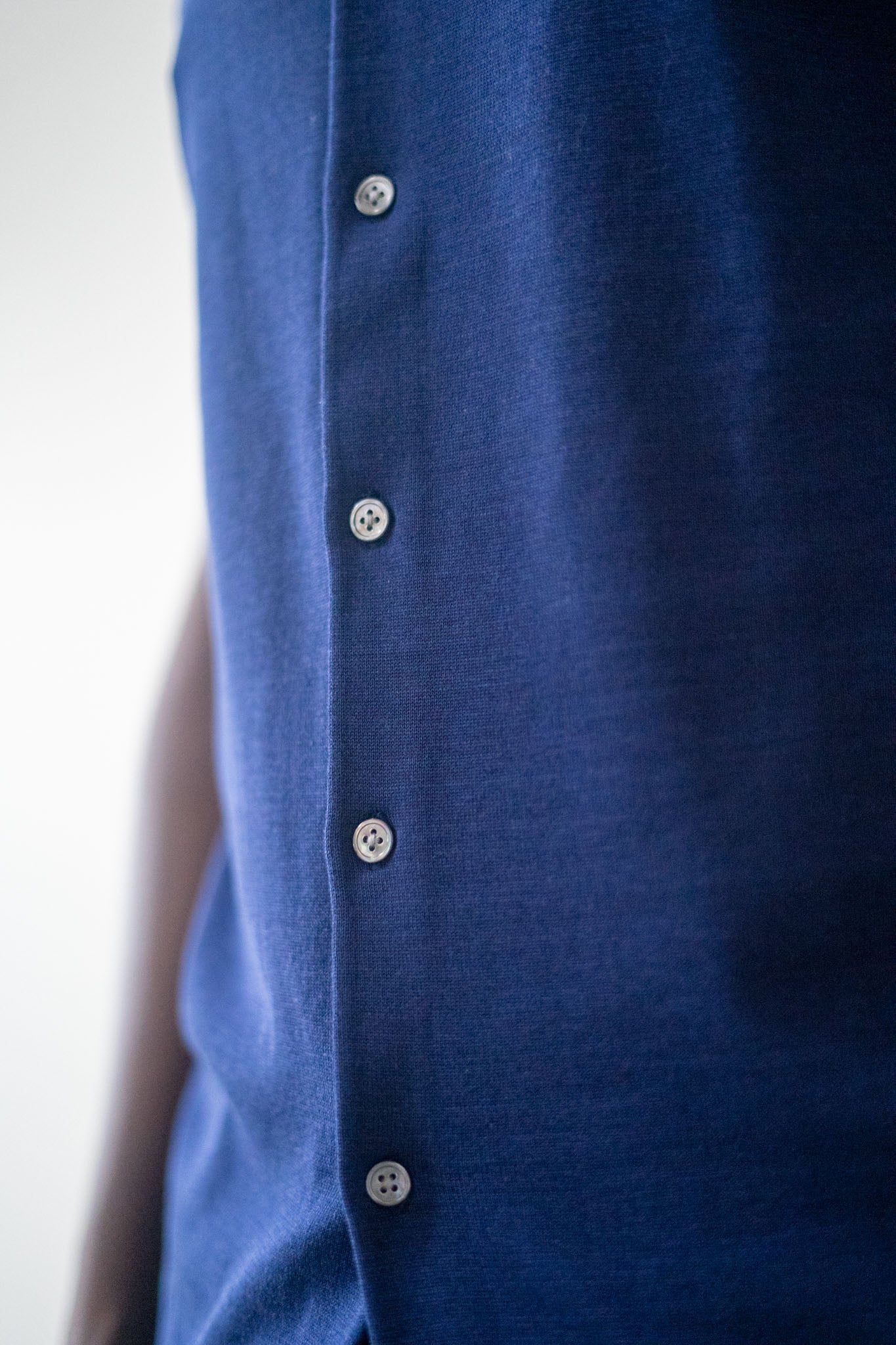Premium Donce de la Sense Cotton-Silk Button-Up, offering a subtle sheen and breathable texture, perfect for warm weather.